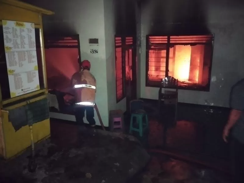 adi-kebakaran-870642187