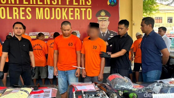 pelaku-curanmor-dan-pencabulan-emak-emak-bagus-aji-memakai-kaus-tahanan-nomor-63-1756445563500_169